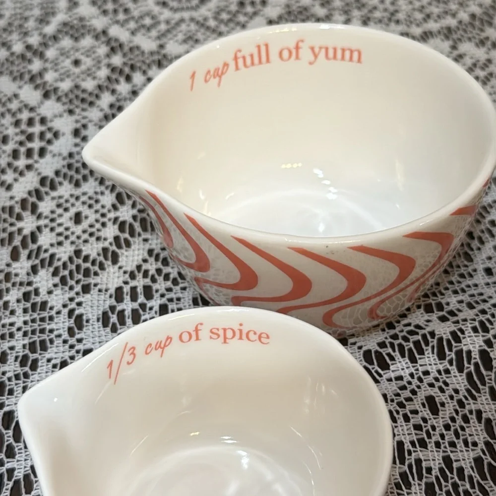 NEW Set of 4 Ceramic Nesting Measuring Cups Pink Swirl Design